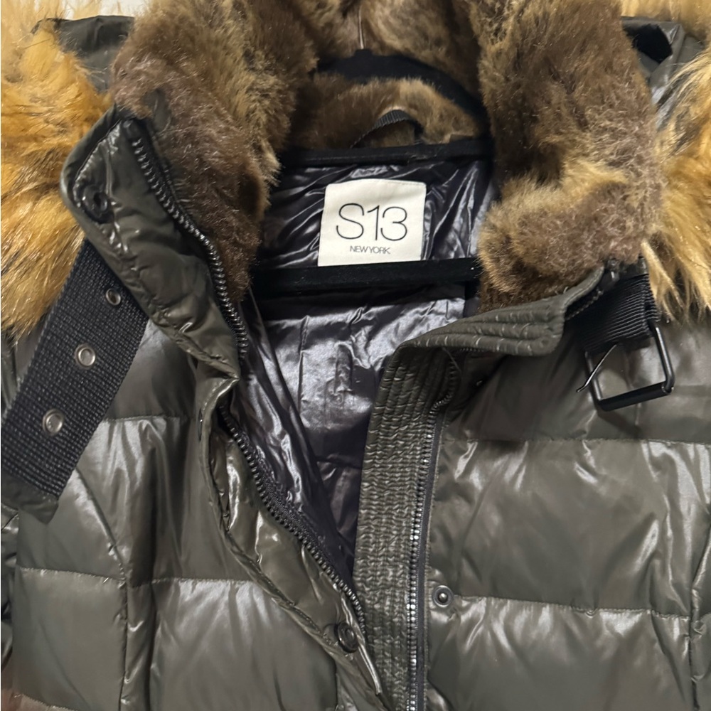 S13 Brand Women's Olive Green Puffer Jacket with Faux Fur Hood - Picture 3 of 7